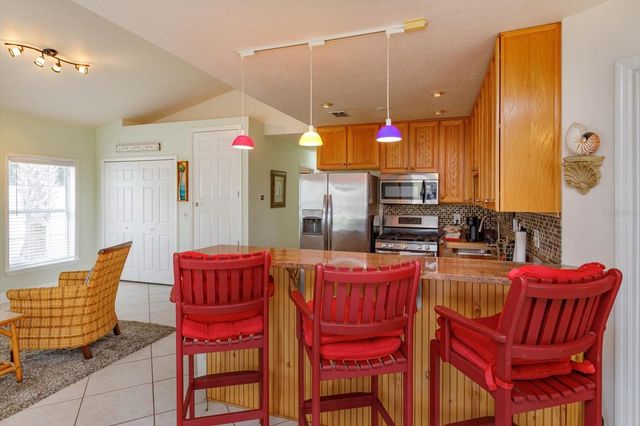 830 E 25TH AVENUE, New Smyrna Beach, FL 32169