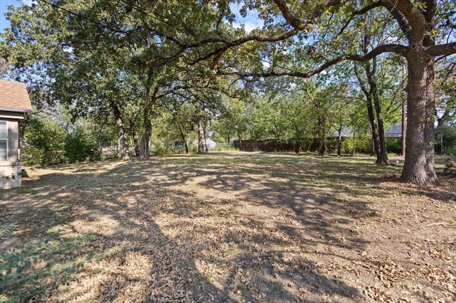 82 Vaughn Drive, Denison, TX 75020