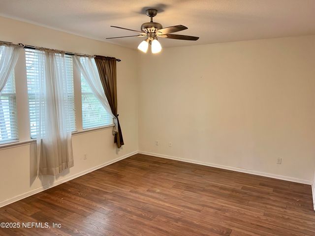 11823 CARSON LAKE Drive W, Jacksonville, FL 32221