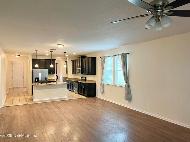 11823 CARSON LAKE Drive W, Jacksonville, FL 32221