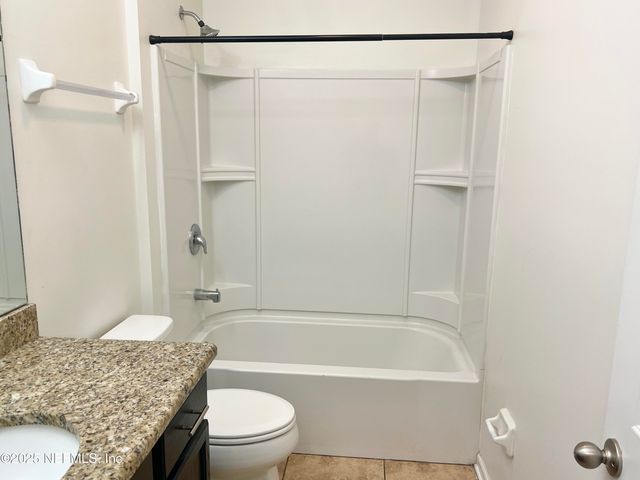 11823 CARSON LAKE Drive W, Jacksonville, FL 32221