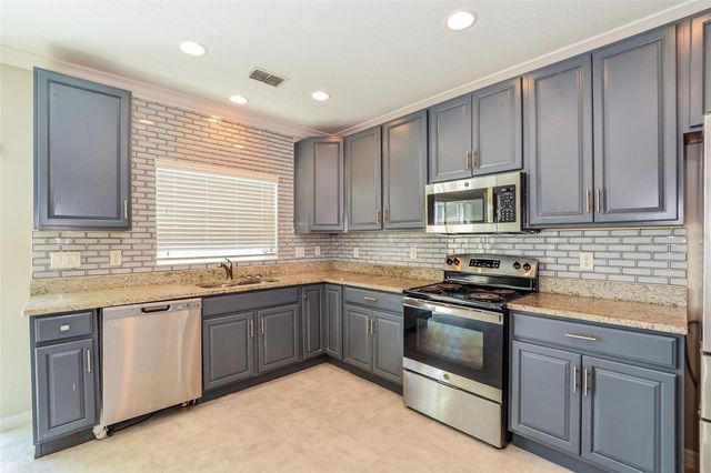 1005 SUFFRAGETTE CIRCLE, Haines City, FL 33844