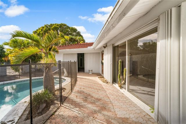 2741 NE 30th Street, Fort Lauderdale, FL 33306