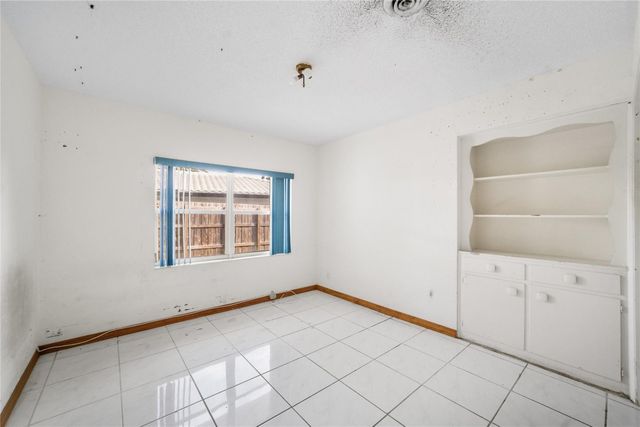 2741 NE 30th Street, Fort Lauderdale, FL 33306