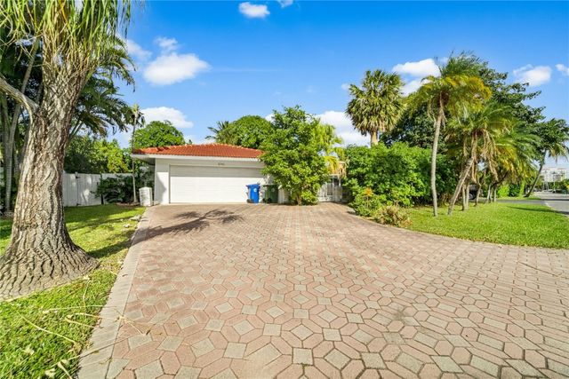 2741 NE 30th Street, Fort Lauderdale, FL 33306
