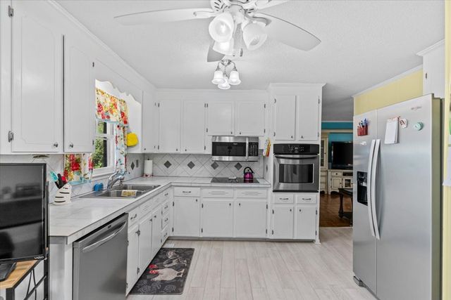 1003 Camelot Court, Dothan, AL 36303