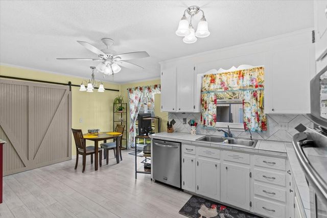 1003 Camelot Court, Dothan, AL 36303