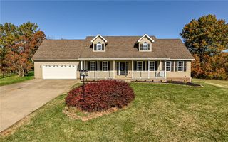 2401 Muzzy Dr, Shenango Twp, PA 16101