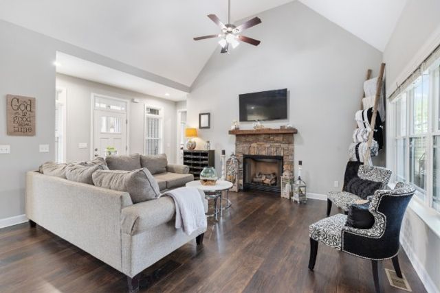 1521 Liberty Rd, Charlotte, TN 37036