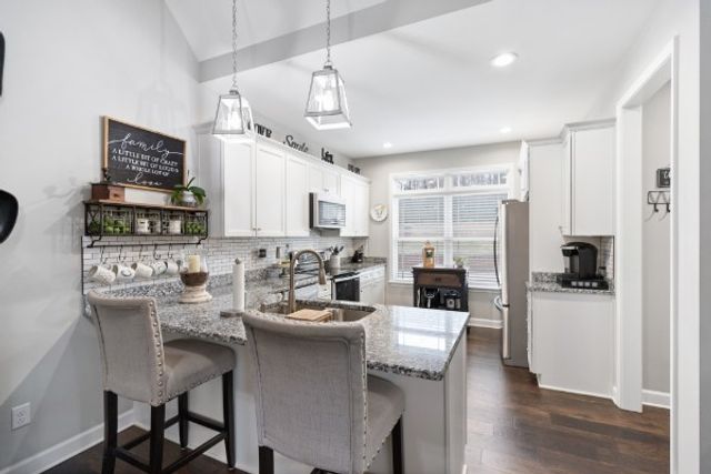 1521 Liberty Rd, Charlotte, TN 37036