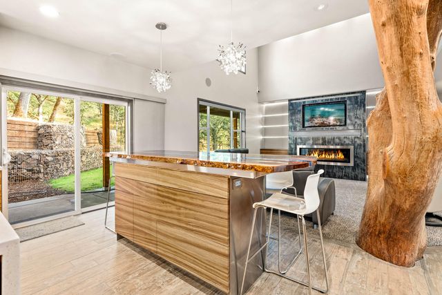 182 Wards Creek Road, Rogue River, OR 97537