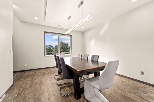 182 Wards Creek Road, Rogue River, OR 97537