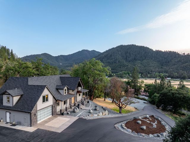 182 Wards Creek Road, Rogue River, OR 97537