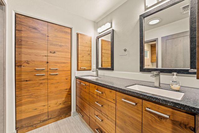 182 Wards Creek Road, Rogue River, OR 97537