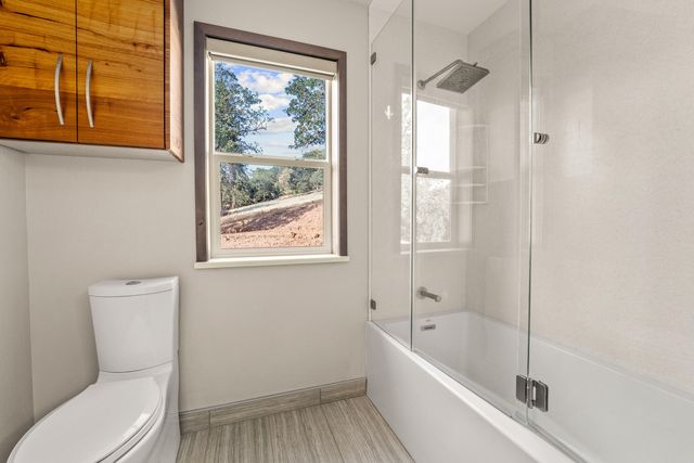 182 Wards Creek Road, Rogue River, OR 97537