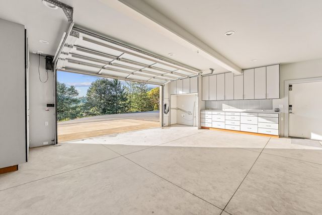 182 Wards Creek Road, Rogue River, OR 97537