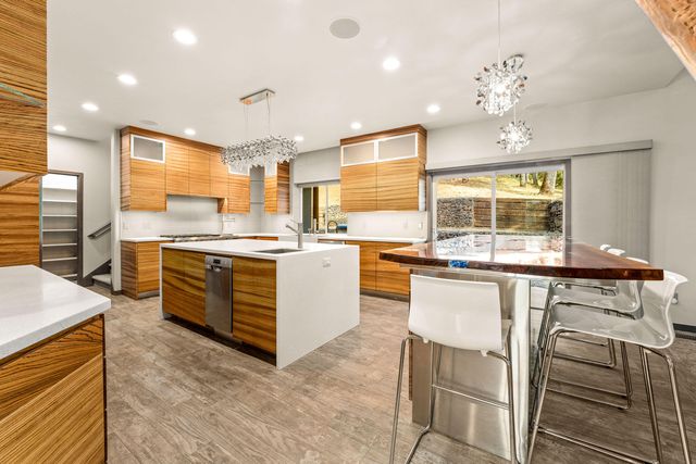 182 Wards Creek Road, Rogue River, OR 97537