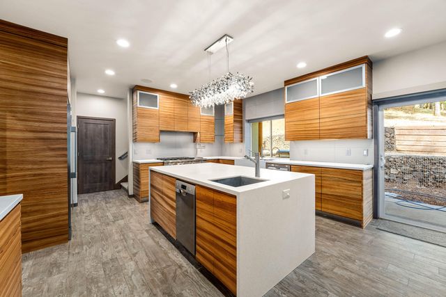 182 Wards Creek Road, Rogue River, OR 97537