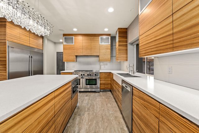 182 Wards Creek Road, Rogue River, OR 97537