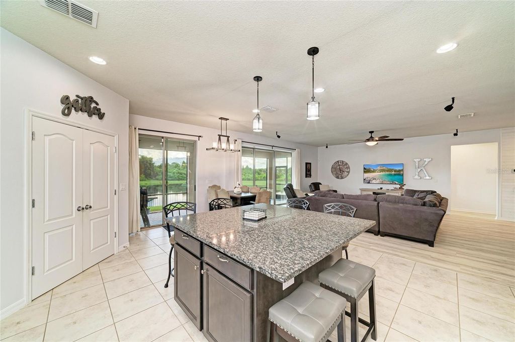 Image 19 of property listing at 10223 57TH COURT E, Parrish, FL 34219
