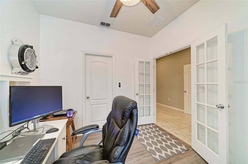 Image 26 of property listing at 10223 57TH COURT E, Parrish, FL 34219