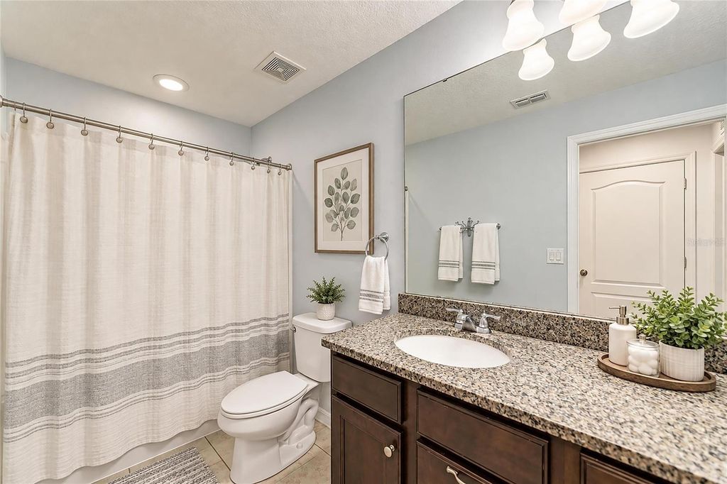 Image 40 of property listing at 10223 57TH COURT E, Parrish, FL 34219