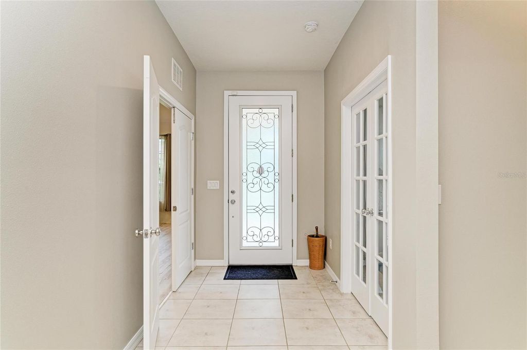 Image 5 of property listing at 10223 57TH COURT E, Parrish, FL 34219