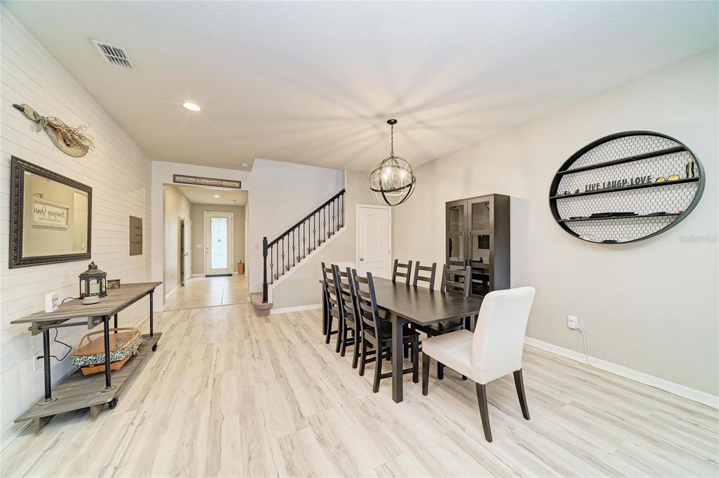 Image 6 of property listing at 10223 57TH COURT E, Parrish, FL 34219