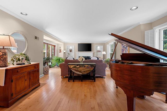 938 HICKORY AVENUE, De Pere, WI 54115