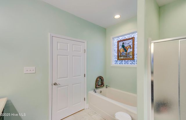 102 Plantation Drive, Swansboro, NC 28584