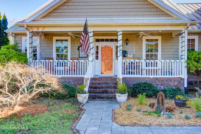102 Plantation Drive, Swansboro, NC 28584