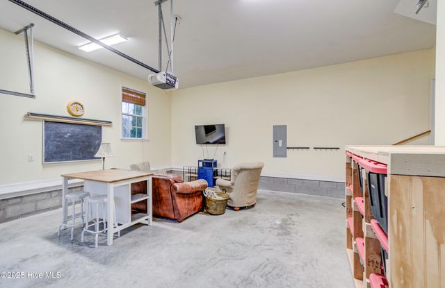 102 Plantation Drive, Swansboro, NC 28584