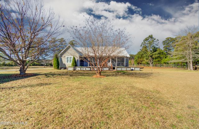 102 Plantation Drive, Swansboro, NC 28584