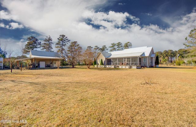 102 Plantation Drive, Swansboro, NC 28584