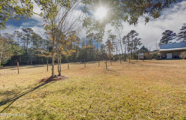 102 Plantation Drive, Swansboro, NC 28584