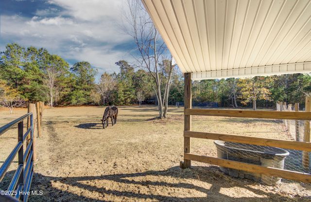 102 Plantation Drive, Swansboro, NC 28584