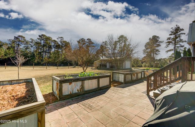 102 Plantation Drive, Swansboro, NC 28584