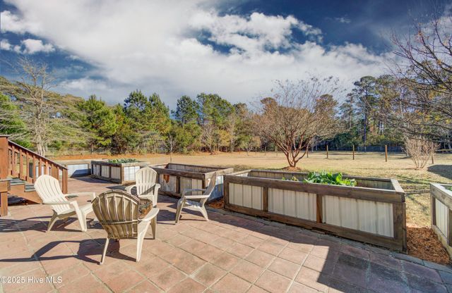 102 Plantation Drive, Swansboro, NC 28584