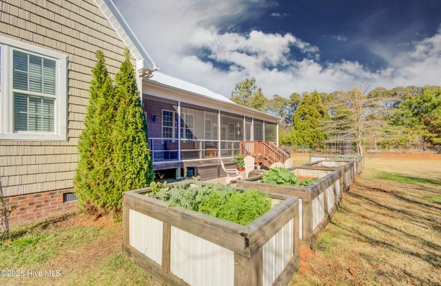 102 Plantation Drive, Swansboro, NC 28584