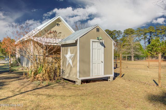 102 Plantation Drive, Swansboro, NC 28584