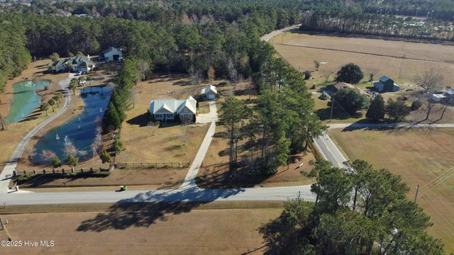 102 Plantation Drive, Swansboro, NC 28584