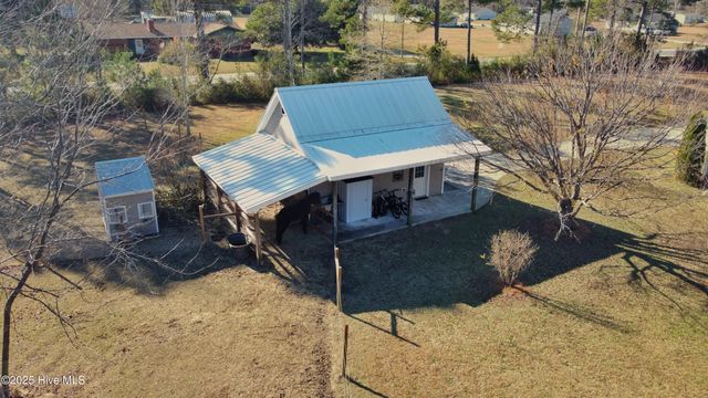 102 Plantation Drive, Swansboro, NC 28584