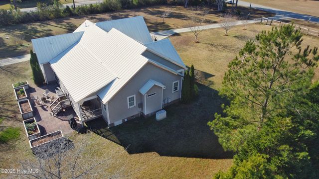 102 Plantation Drive, Swansboro, NC 28584