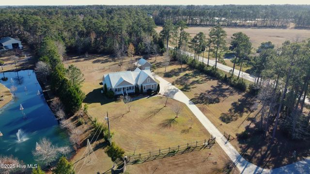 102 Plantation Drive, Swansboro, NC 28584