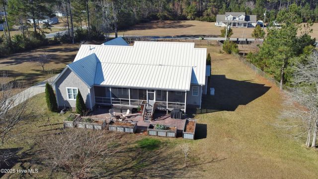 102 Plantation Drive, Swansboro, NC 28584