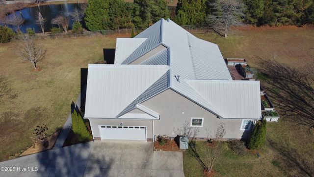 102 Plantation Drive, Swansboro, NC 28584