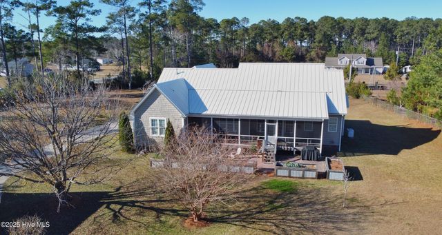 102 Plantation Drive, Swansboro, NC 28584
