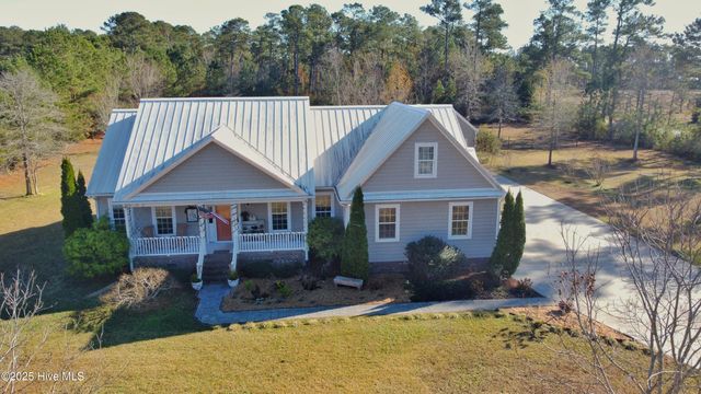 102 Plantation Drive, Swansboro, NC 28584