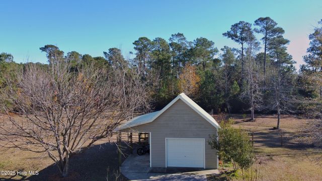 102 Plantation Drive, Swansboro, NC 28584