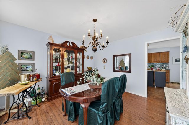 5 Waterford Circle, Washingtonville, NY 10992
